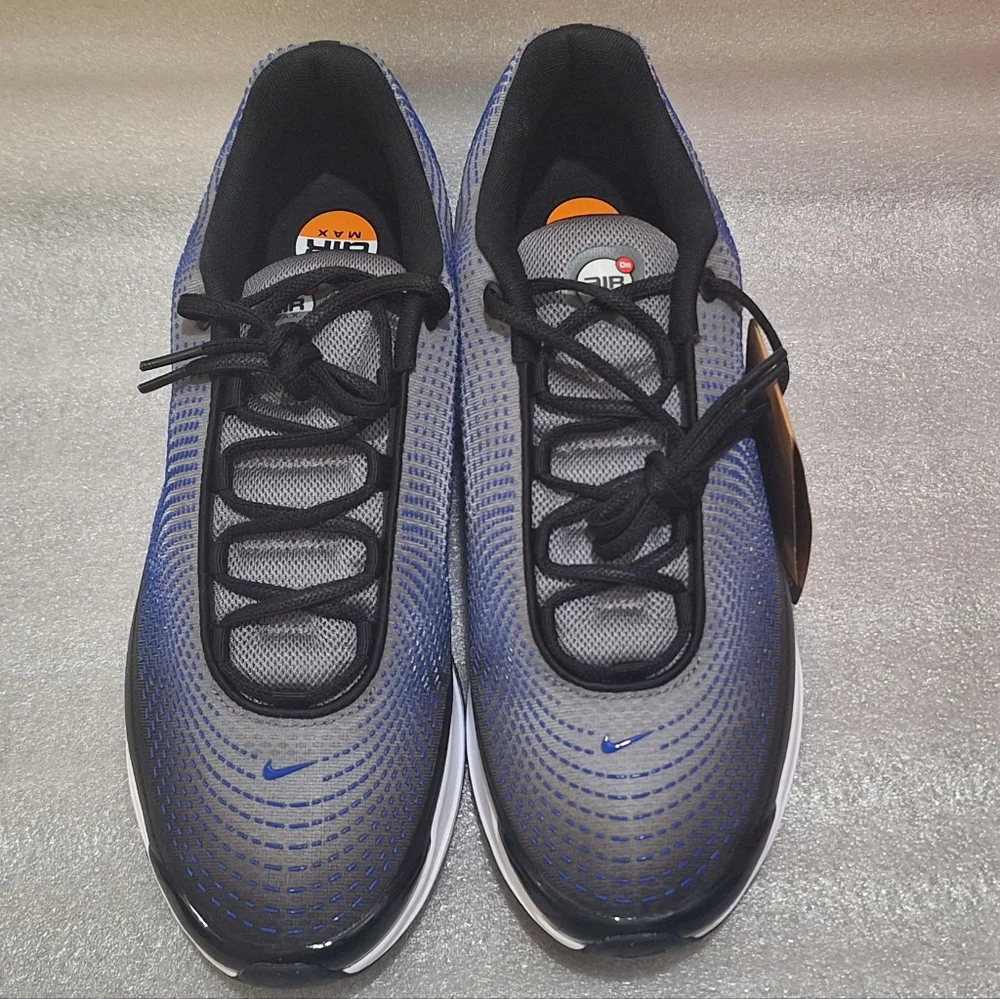 Nike Air Max DN Sneakers - Picture 4 of 6
